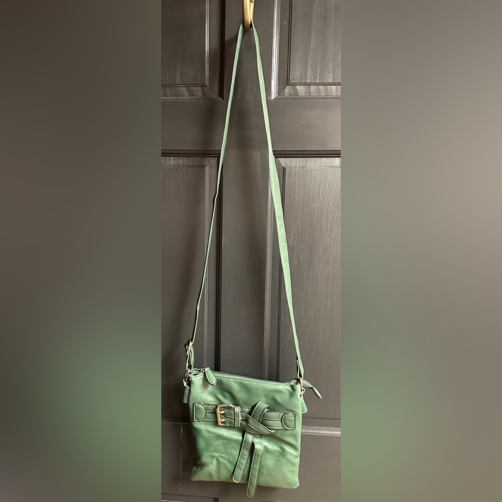 Black Rivet Green Faux Leather Crossbody Purse Multiple Sections 9”x10”x1.5”